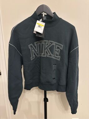 NWT Small Nike